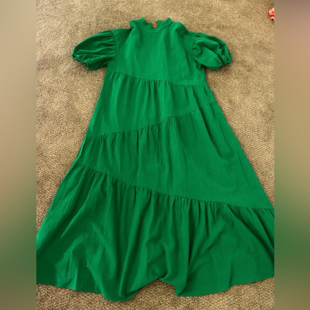 Cutest green dress!